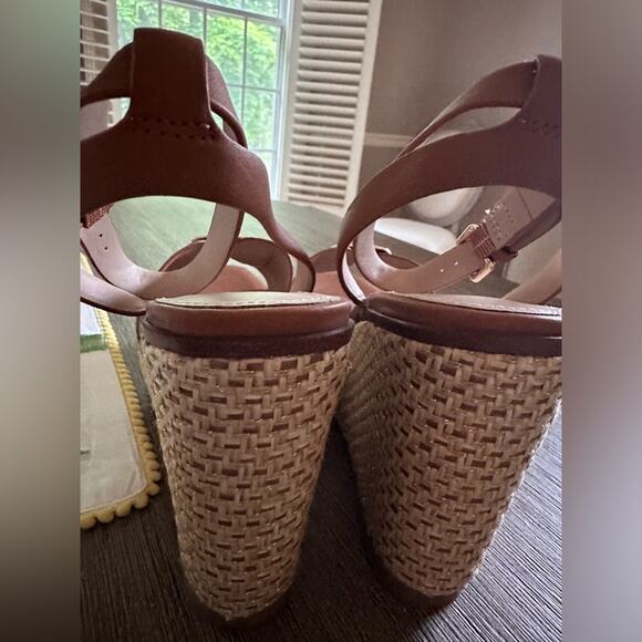 Aldo CARRABRIRIA TEXTURED ANKLE STRAP WEDGES Sandal 8.5 New Cognac Brown - Picture 6 of 9